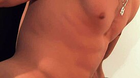 hey man, looking for huge gay cocks to pound?