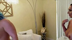 Nina Kayy orgasms intensely