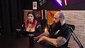 i was watching them fuck when a pussy appeared on his face - queen and iron.