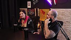 i was watching them fuck when a pussy appeared on his face - queen and iron.