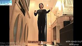 C-01-1 Chaku Ero fetish fotenie rozkrok nohy zadok