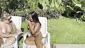 essas duas arrasaram com bunda no anal 100%