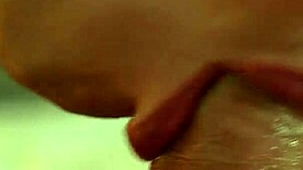 توينك يدلك الدرعي المفتول يمصه وياخذ في طيزه