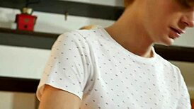 twink massages muscle stud sucks him and gets fucked in the ass