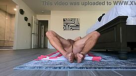 bodybuilder does naked workout routine