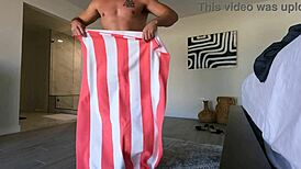 bodybuilder does naked workout routine