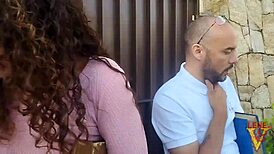 pastor vai pregar de porta em porta e cai em tenta��o ao ver lenev8