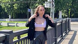 โชว์หน้าอกในเมืองคนพลุกพล่าน! แฟลชเซอร์ไพรส์สาธารณะ!