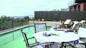 Reed Yesenia'yı Teras Aksiyonu İçin Isıtıyor