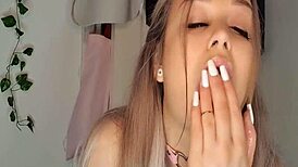 Hej pappa, gagga mig riktigt hårt nu, tack!