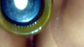 I watch mi novia try her first dildo