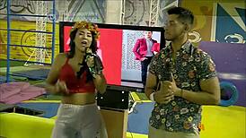 Starting the girls' parade in this sunny holiday battle. 😎🌞