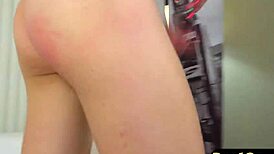 Gorgeous Tranny Solo Mounts Toy Dildo Jerking Off