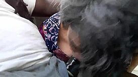 Dee Dee sundal kena hisap kuat dalam adegan hardcore ghairah