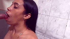 mi amiga chupa verga para ayuda con tarea universitaria