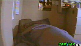 Йо, виждал ли си див анален оргазъм на уебкам толкова рано сутринта?