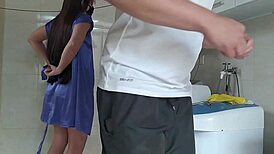 casada provoca tecnico abrindo roupao completo no red e no sheer