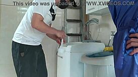 casada provoca tecnico abrindo roupao completo no red e no sheer