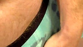 Муженек теребит хуй в трусах