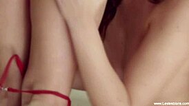 licking mature amateurs in true lesbian connection!