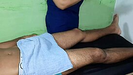 Le Doy Un Masaje Sensual Y Su Verga Se Endurece Rápido