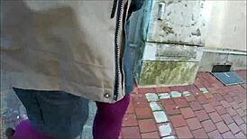 wearing pantyhose outdoors in public places