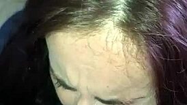 Nézd meg ahogy keményen élvezek intenzív kilövelléssel