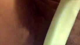 와오가 솔로 쾌락에 빠져, 보지를 강렬한 욕망으로 쓰다듬음