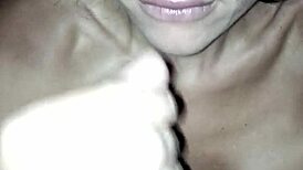 Amatőr milf ad elképesztő fújást cum befejezéssel