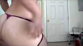 webcam teen twerks her delicious booty for viewers