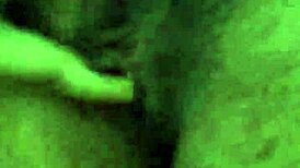 와오가 솔로 쾌락에 빠져, 보지를 강렬한 욕망으로 쓰다듬음