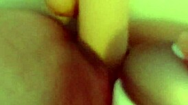 Hei, uită-te la mine cum mă joc cu dildoul în duș azi!