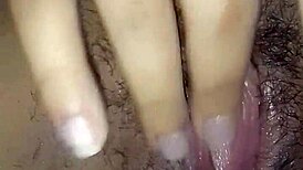 siririca gostosinha indulges in a solo masturbation session