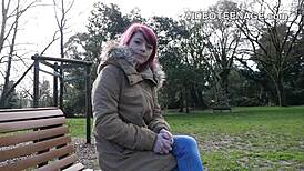 ねえ、この痩せた18歳ティーンがポルノキャスティングインタビューで曲がるの見たい？