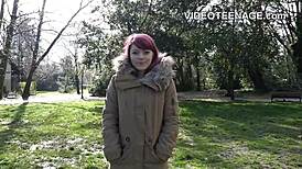 ねえ、この痩せた18歳ティーンがポルノキャスティングインタビューで曲がるの見たい？