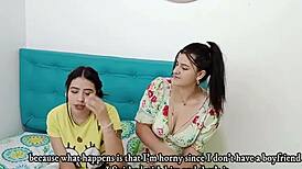 Seks Lesbian Nyata! Memek Basah dalam Aksi Kamar Tidur!