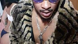 cuckold woman twerks on my dick