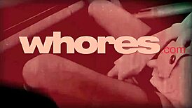 Hej, celo stari pes se lahko nauči divjih novih trikov v postelji!