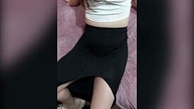 Stani! Mlada pomajka od 18 sama kod kuće, pastorak je iskorišćava