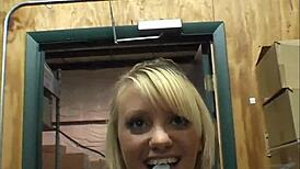 Leihla Leionni masturbatin with utility knif in castin