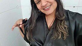 Slutty latina sends sexy videos on WhatsApp 😏