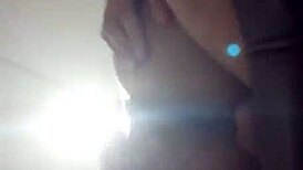 transa louca no sofa após ménage