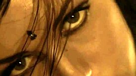 Love ritual unfolds in sensual Indian dance