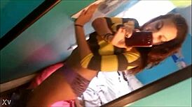 La novia puta se rompe la ropa follando con el amigo