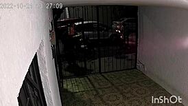 latina tempts delivery guy with her curves