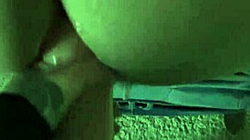 Эй, смотри, как Лу Несбит и Лиа Луиз доминируют с фемдом пеггингом!