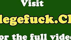 Studentka 18+ mocno jeździ na kutasie w akademiku