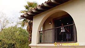 Swinger Adam Partide Portakal Suyundan Daha Sulu Bir Şey Arayor