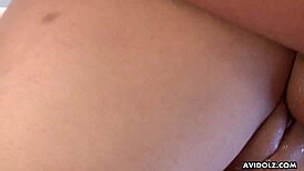 जापानी लंबे बालों वाली रुई नात्सुकावा तीन आदमियों को अनसेंसर्ड चोद रही है