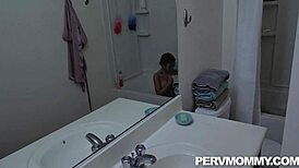 Watch Kat Dior ride that rod hard?